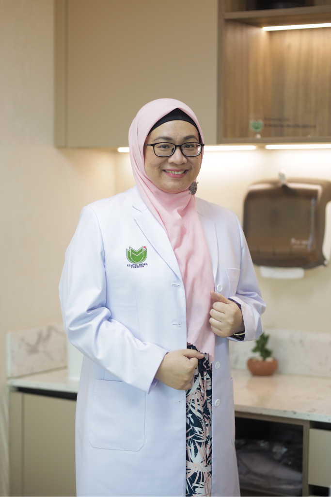 Dokter Spesialis Penyakit Dalam
Konsultan Endokrin, Metabolik, Diabates
